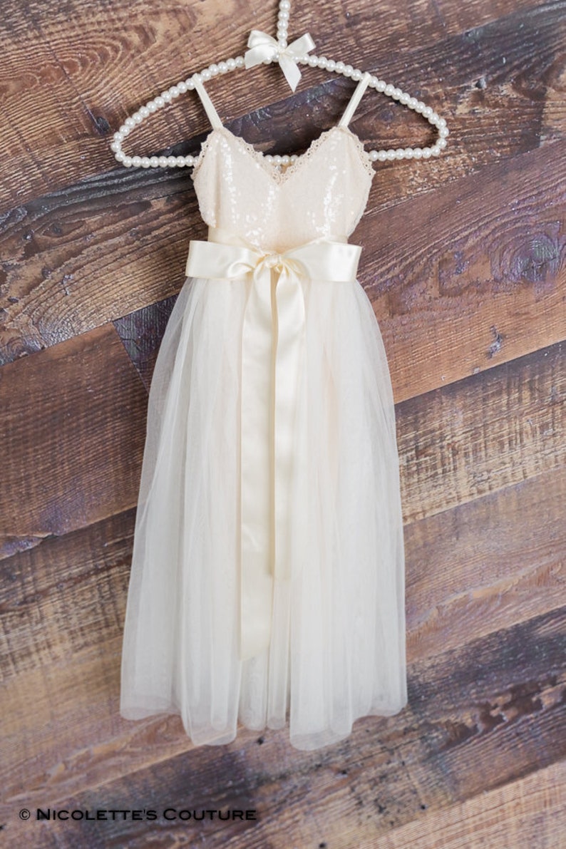 Elfenbensvit rustik brudeklänning för brudeflicka, romantisk tyll boho babyklänning, elegant bröllopsoutfit för spädbarn eller småbarnsflickor bild 6