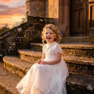 Sienna witte boho bloemenmeisjesjurk, kanten lijfje tule rok voor feest, rustiek gehaakte trouwjurk afbeelding 11