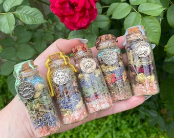 Zodiac fles met magische kristallen en kruiden (naar keuze)