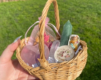 Mixed Crystal Wicker Gift Basket