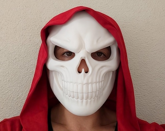 Grinsende Totenkopfmaske – Halloween-Kostüm des Sensenmanns