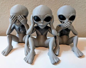 No Evil - Alien Trio Figure Set of 3 Sci Fi Gothic Desk Decor