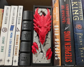 Drachen-Bücherecke: Fantasy-Bücherregal-Dekoration