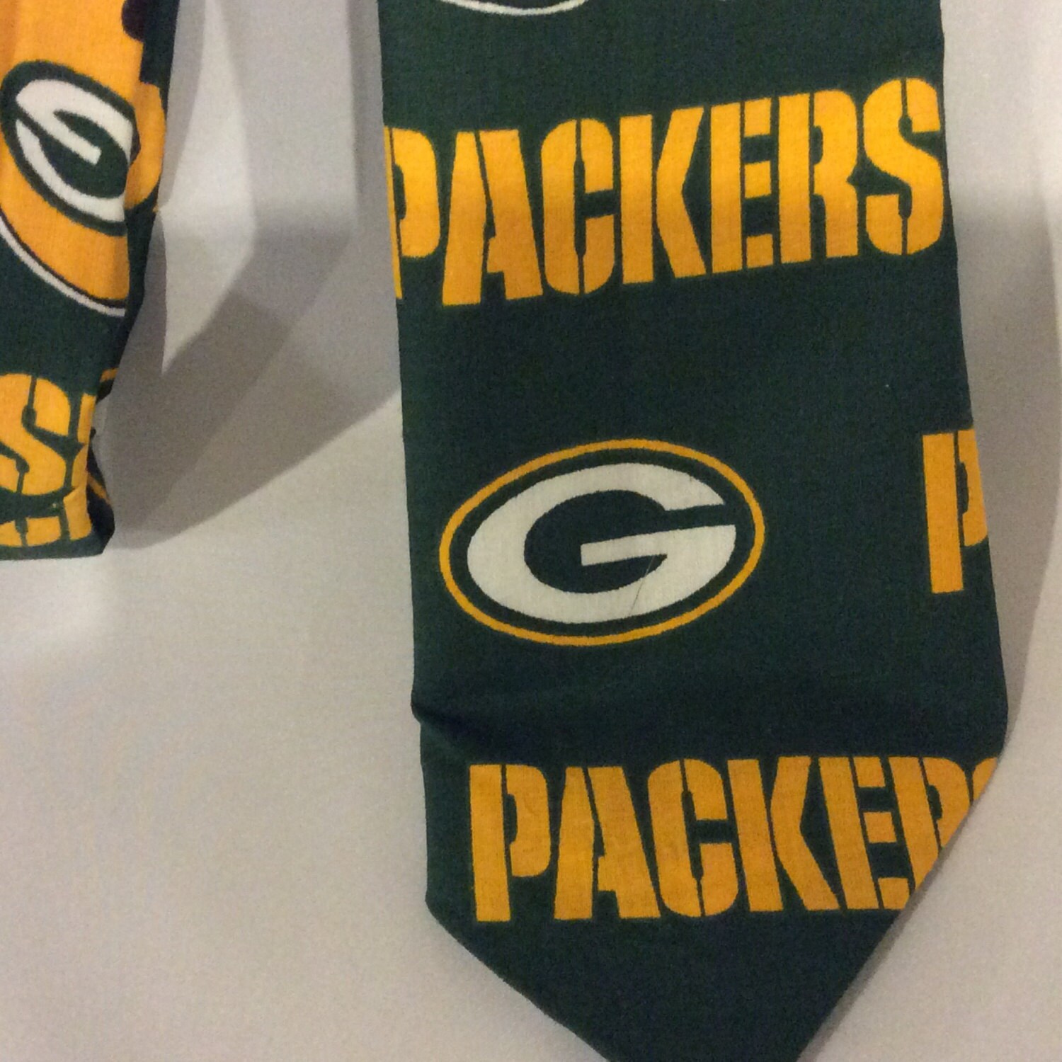 NFL Greenbay Packers themed necktie. Etsy.de