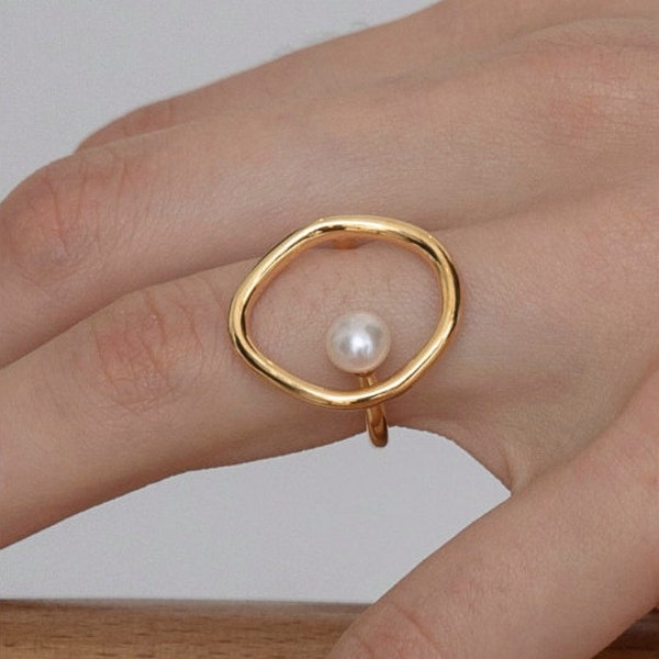 Einzigartiger Minimal Oval Kreis Gold Ring mit Süßwasserperle / Femininer Gold Ring