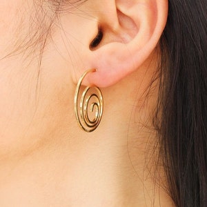 Minimal Circle Geometrical Gold Earrings/ Modern Chic Earrings/ Vacation Earrings