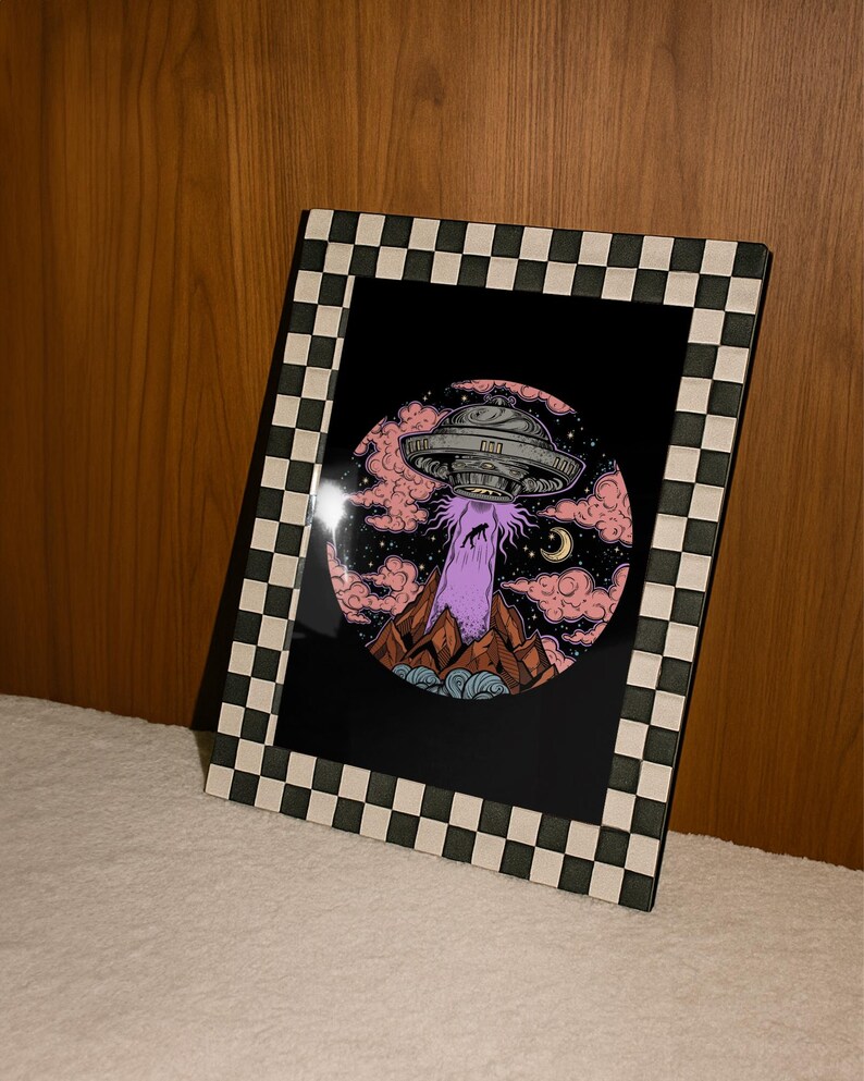 Puede incluir: Un letrero de madera r&uacute;stica con el texto "Welcome to our home" en letras blancas. El letrero presenta un acabado envejecido y un dise&ntilde;o simple y acogedor, ideal para la decoraci&oacute;n de la entrada.