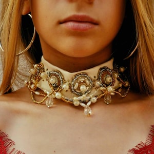 jewel gold choker, embroidery necklace, statement necklace, silk white collar, wedding jewel collar, bridal gold collar, gold white collar
