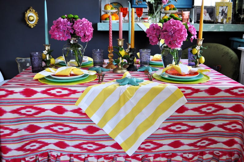 Nappe majorquine en tissu traditionnel majorquin, 198 x 242 cm, ikat rose à volants, décor méditerranéen image 15