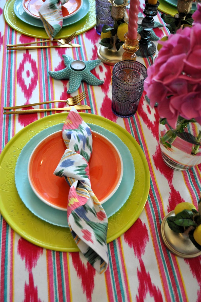Nappe majorquine en tissu traditionnel majorquin, 198 x 242 cm, ikat rose à volants, décor méditerranéen image 13