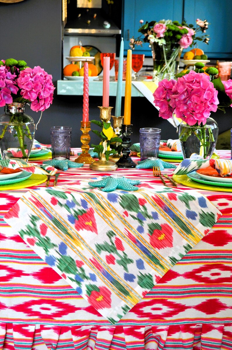 Nappe majorquine en tissu traditionnel majorquin, 198 x 242 cm, ikat rose à volants, décor méditerranéen image 11