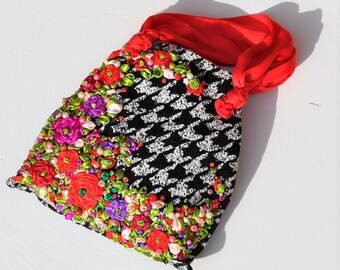 手刺繍ハンドバッグ、千鳥格子柄ハンドバッグ、手刺繍バケットバッグ、刺繍入り花柄トートバッグ、リボン刺繍バケットバッグ