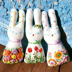 linen Easter bunny, rustic Easter bunny, embroidery bunnies, fabric Easter bunny, stuffed Easter bunny, Easter table decor
