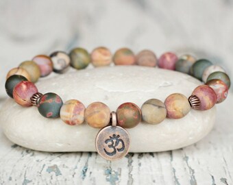Om bedelarmbanden. Ohm edelsteen sieraden tibetaans. Yogaarmband cadeau voor zus. Namaste balansarmband kralen gekleurde stenen