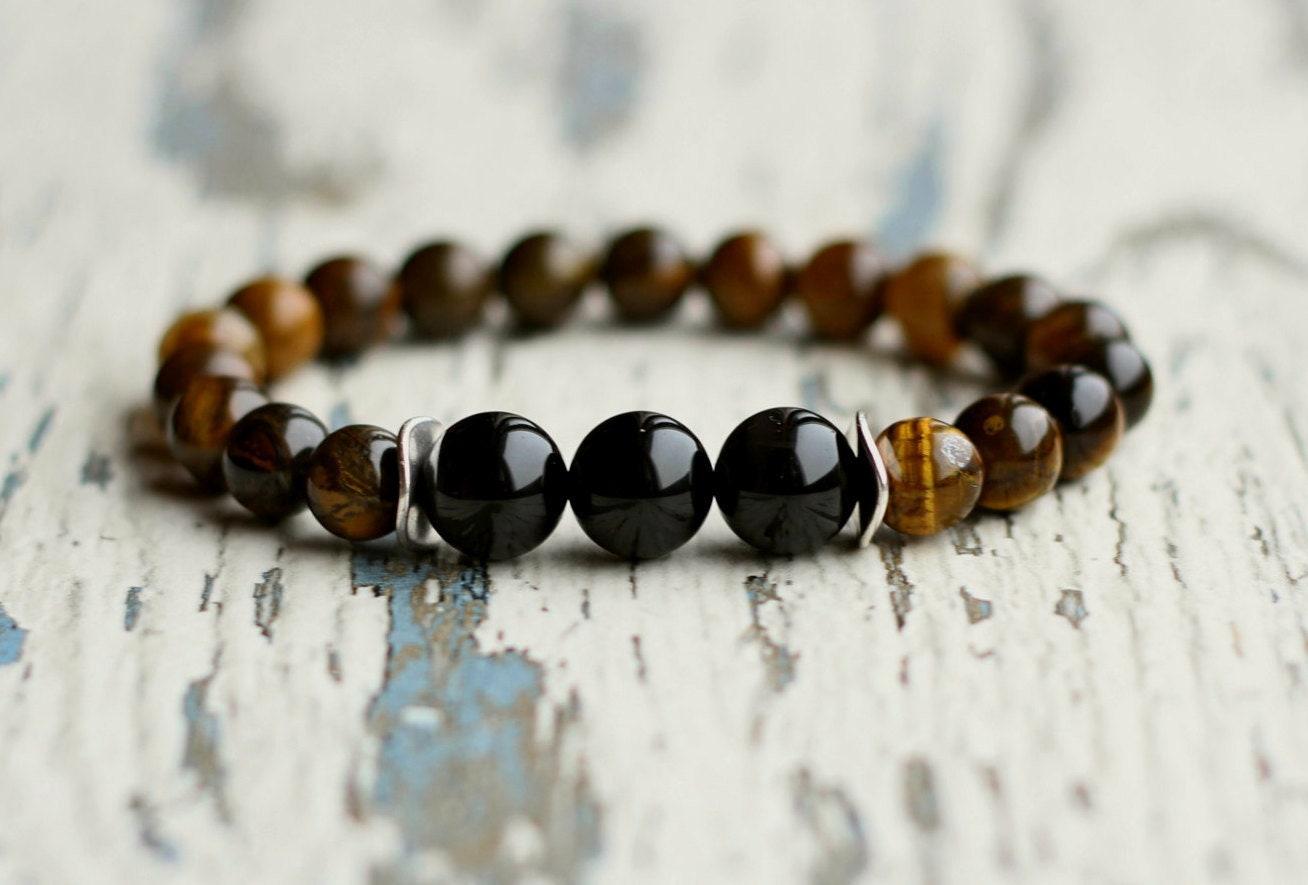 Bracciale con perline in pietra naturale da uomo con croce