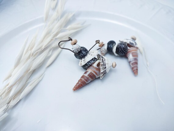 Seashell Handmade Dangle Drop Earrings. - image 2