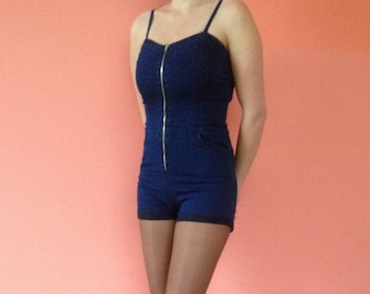 Spedizione gratuita!!!Tuta intera blu denim vintage senza maniche/pantaloni. Pantaloncini in denim. Taglia UK10, EU38