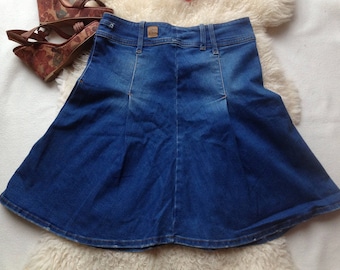 Spedizione gratuita!!! Gonna jeans vintage. Gonna al ginocchio. Gonna in denim da donna. Taglia EU38
