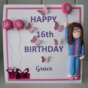 Tarjeta de cumpleaños personalizada con temática de mariposa de Hot Dough Creations