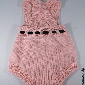 Barboteuse bébé, rétro vintage, à bretelles, taille 0.3 mois, tricotée main dans un fil 100 % coton rose et noir image 3