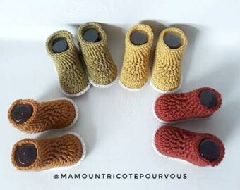 Slippers - boots - hand-hooked baby boots (3 months) in a soft 100% merino yarn
