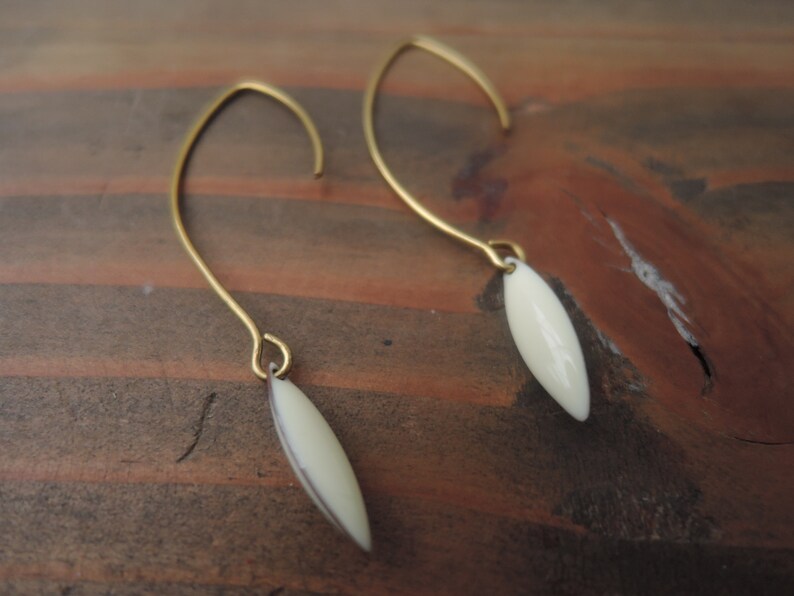 Small shuttle earrings Blanc cassé