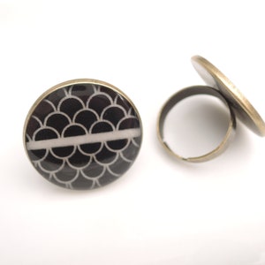 The round resin ring Ecailles noires