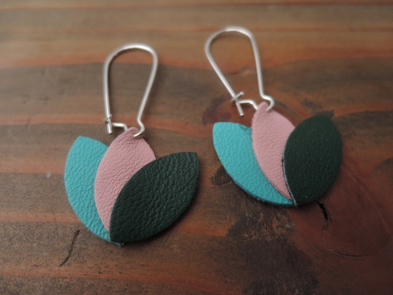 Les boucles nénuphars en cuir Mint/Rose/Vert