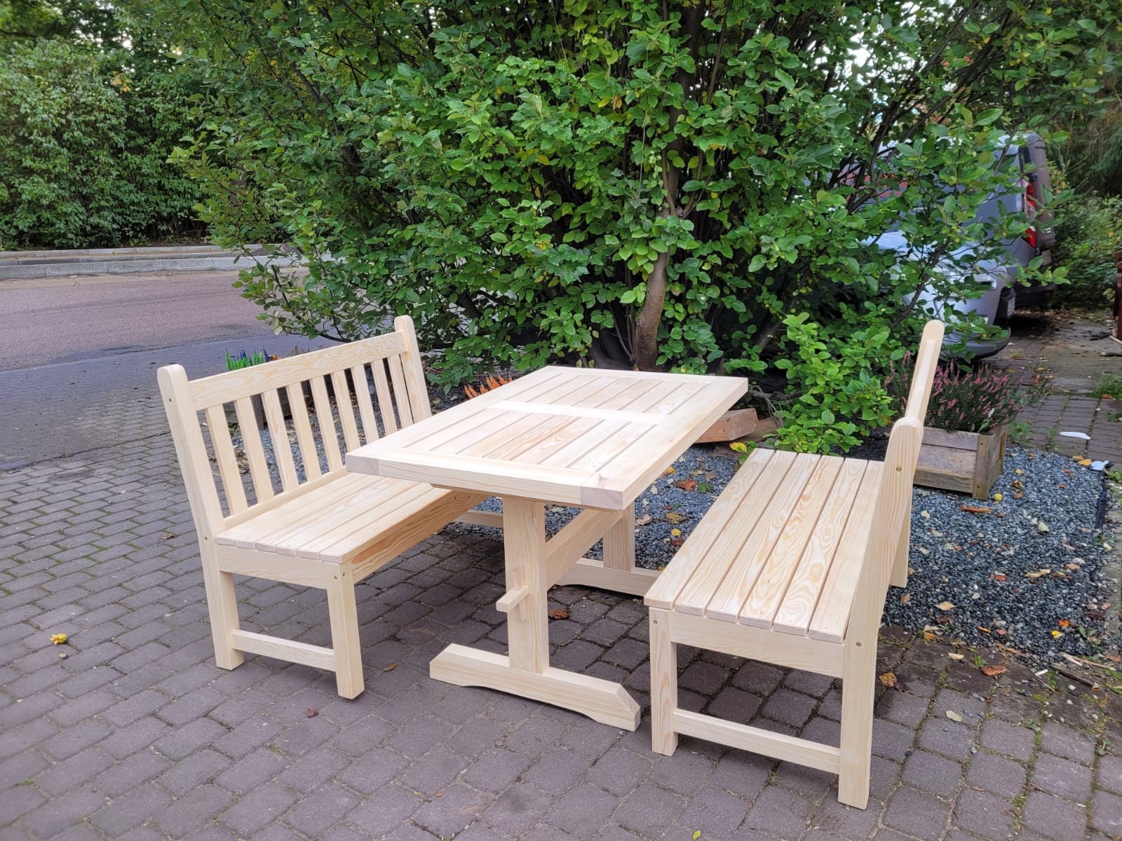 Salon de jardin, table de jardin, 2 bancs de jardin