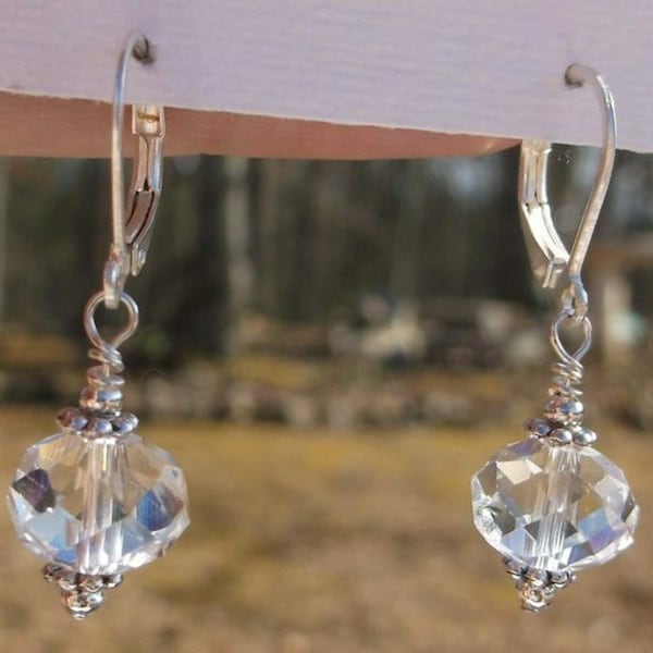 Boucles d’oreilles ou leviers en quartz cristallin et argent, rondelles de quartz en cristal à facettes, fils d’oreille en titane ou en argent sterling disponibles