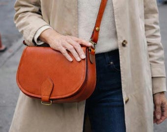 Handmade Leather Saddle Bag – Vintage Crossbody Purse, Anniversary Gift for Her (Tan, Brown & Red)