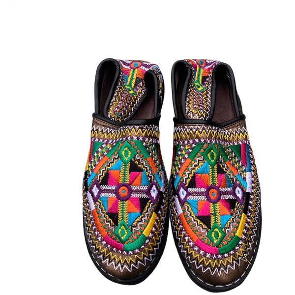 Moroccan Traditional Slippers, Embroidered Moroccan Babouche, Leather Loafers, Women Mules