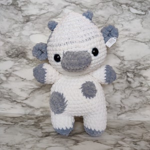 Amigurumi Cow Plush, Crochet Cow plushie, purple cow plushie, chenille yarn crochet cow stuffed animal