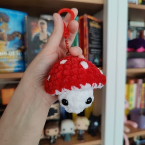 Mushroom Pop Keychains, Crochet Mushroom Fidget, Crochet Mushroom Plushie Keychain