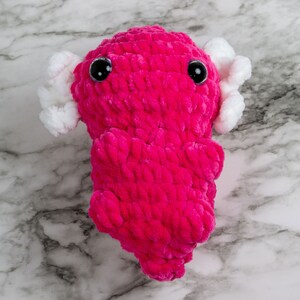 Mini Axolotl gehäkelt, Baby Axolotl, Kuschelwolle, Deckengarn Axolotl, Rosa Mini Axolotl häkeln, Amigurumi