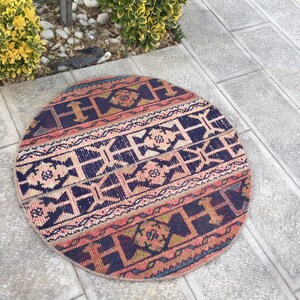 Turkish Small Round Carpet Rug, Rustic Primitive Design Living Room Rug, Area Carpet Rug, Warm Color Floor Rug, 82 x 82 Cm - 2.7 x 2.7 ft