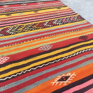 Handwoven Vintage Kilim Rug: Wool Entrance Carpet (60x36 inches)