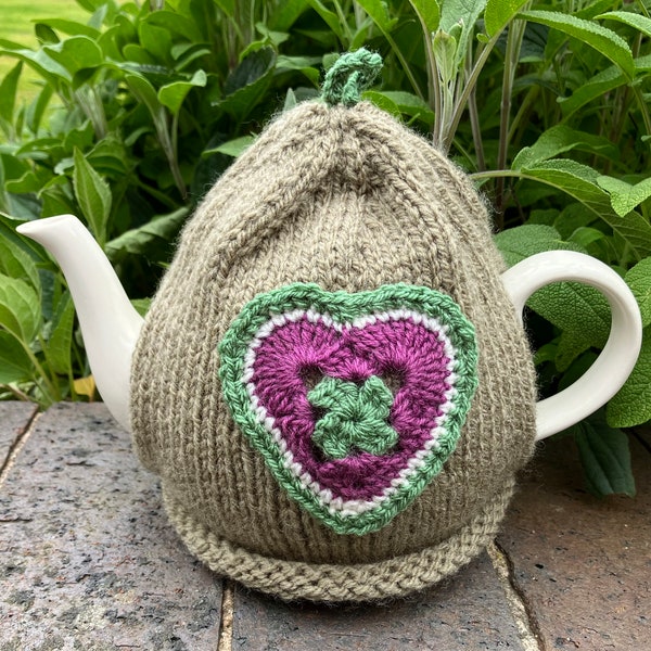 Crochet Heart Teacosy, Vintage Heart Tea Cozy