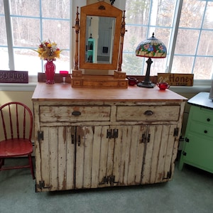 Antique Primitive Farm House Cupboard Cabinet Lots of Storage Cutting Board Great Island Cabinet. Must Call For Freight Shipping. Won&#39;t Last