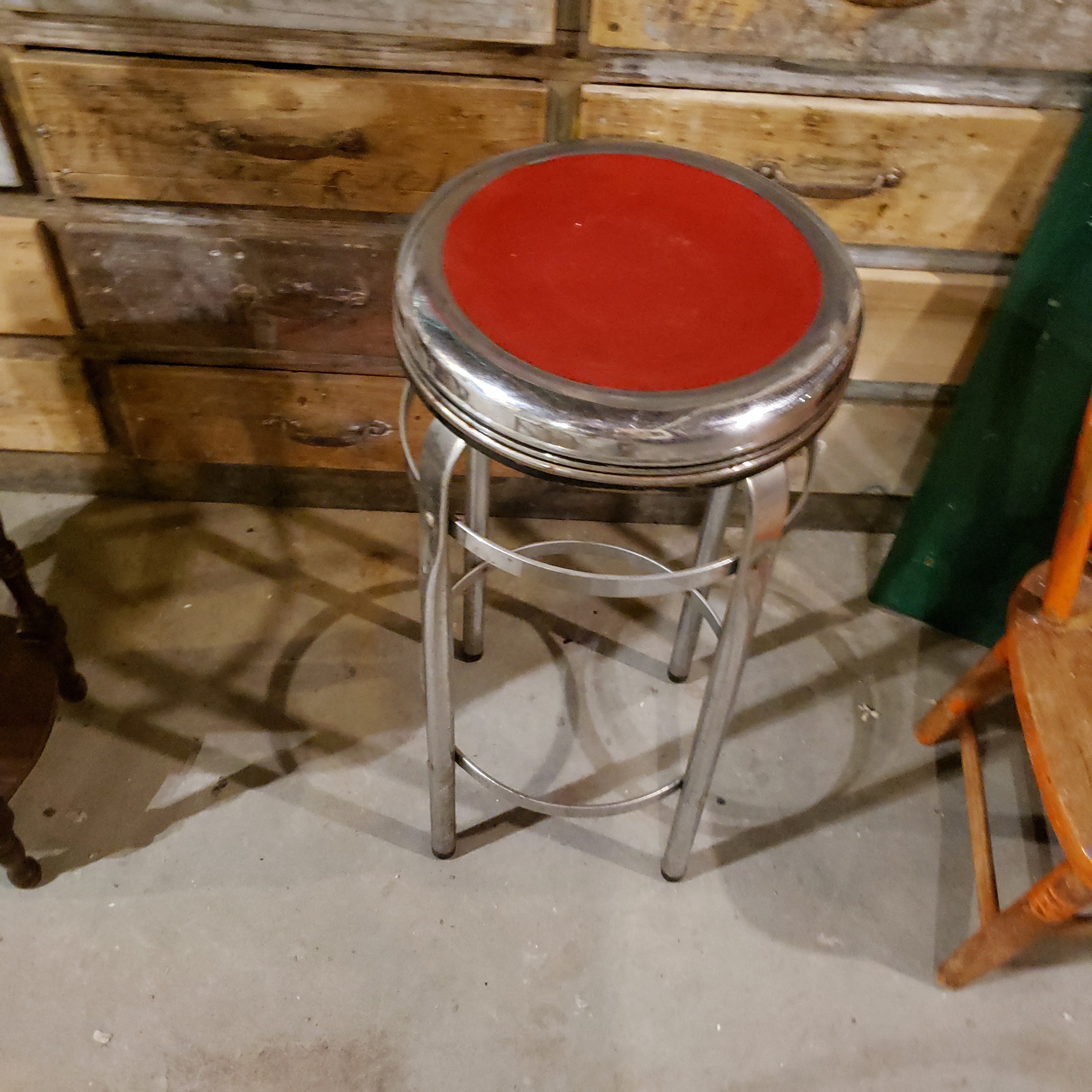 Vintage red bar online stools