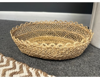 Vintage Handwoven Natural Fiber Scalloped Edge Basket Boho Cottagecore Coastal