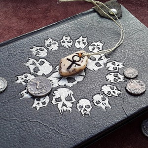 Resin &#39;Bone Chip&#39; Ankh Pendant