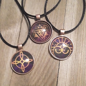 Custom Mage: the Ascension Glass Pendant
