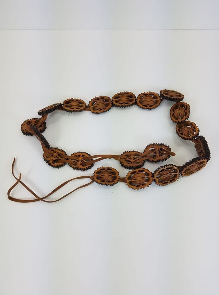 Vintage Boho Hippy Walnut Shell Leather Strap Belt Flower  display picture 3