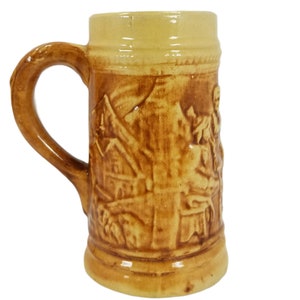 1920&#39;s Hull Alpine Stein Tankard Mug Yellow Ware Embossed Scene Pottery H 492