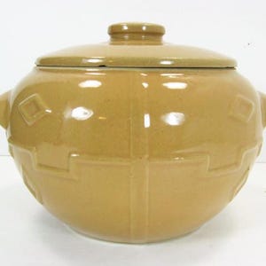 Monmouth Western Stoneware Farmhouse Aztec Mayan Covered Bean Pot Cookie Jar Tan