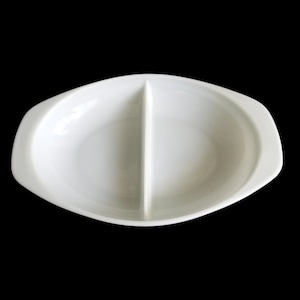 Pyrex Opaque Milk Glass 1 1/2 Quart 1083 Oval Divided Casserole Dish