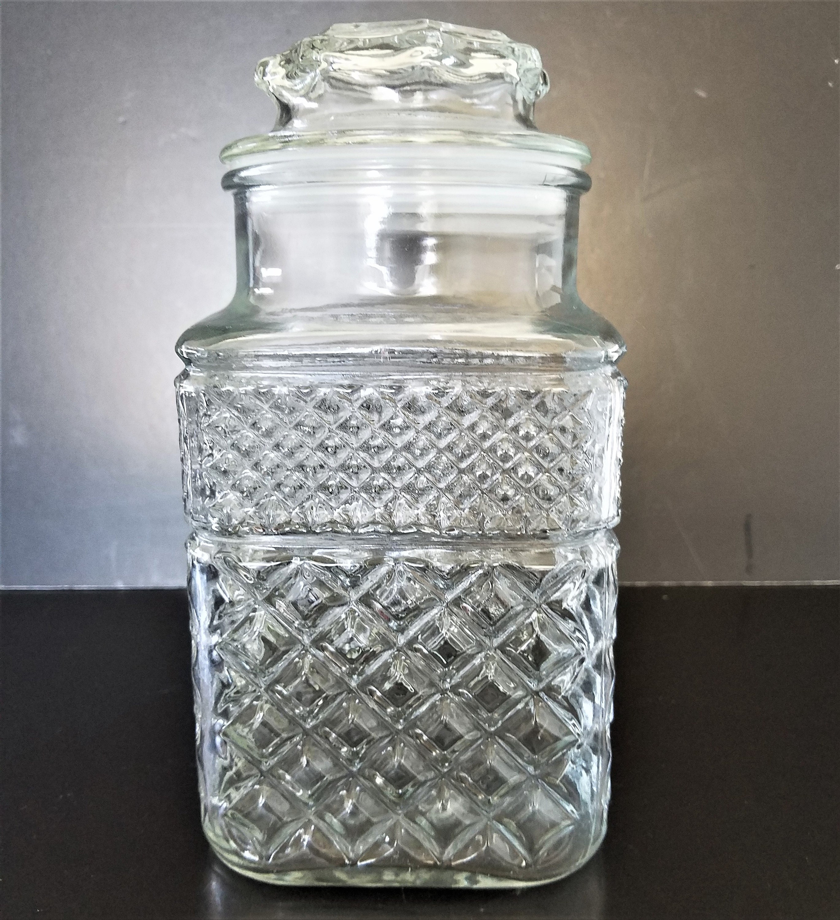 Glass Flour Canister Wexford by Anchor Hocking Glass Flour Canister Wexford by Anchor Hocking