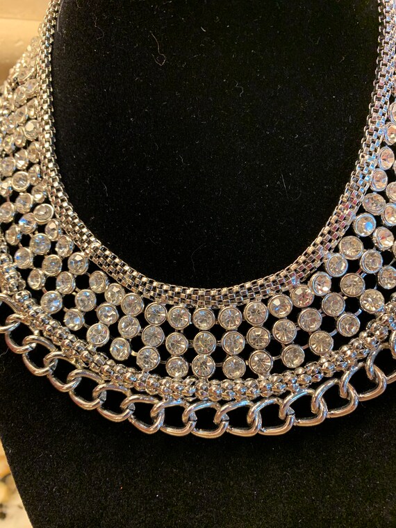 Rhinestone and silver tone chain collar necklace - image 4