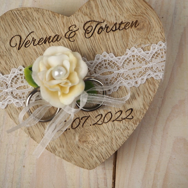 Personalisiertes Ringkissen Hochzeit, vintage Holz Herz Ringkissen creme Spitze